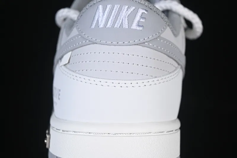 All categories Nk SB Dunk Series Nk SB Dunk Low High-end customized low-top sneakers Nike SB Dunk Low "Just Do It" Anniversary high-end customized low-top casual sneakers WG0508-040